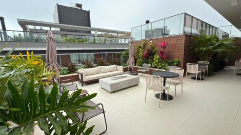 TEMPORADA | Apartamento de Alto Padrão | Rooftop e Piscina | Jurerê