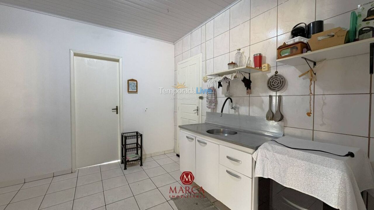 Casa para aluguel de temporada em Bombinhas (Canto Grande)