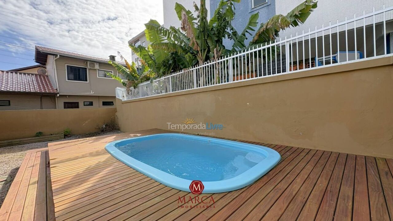 Casa para aluguel de temporada em Bombinhas (Canto Grande)