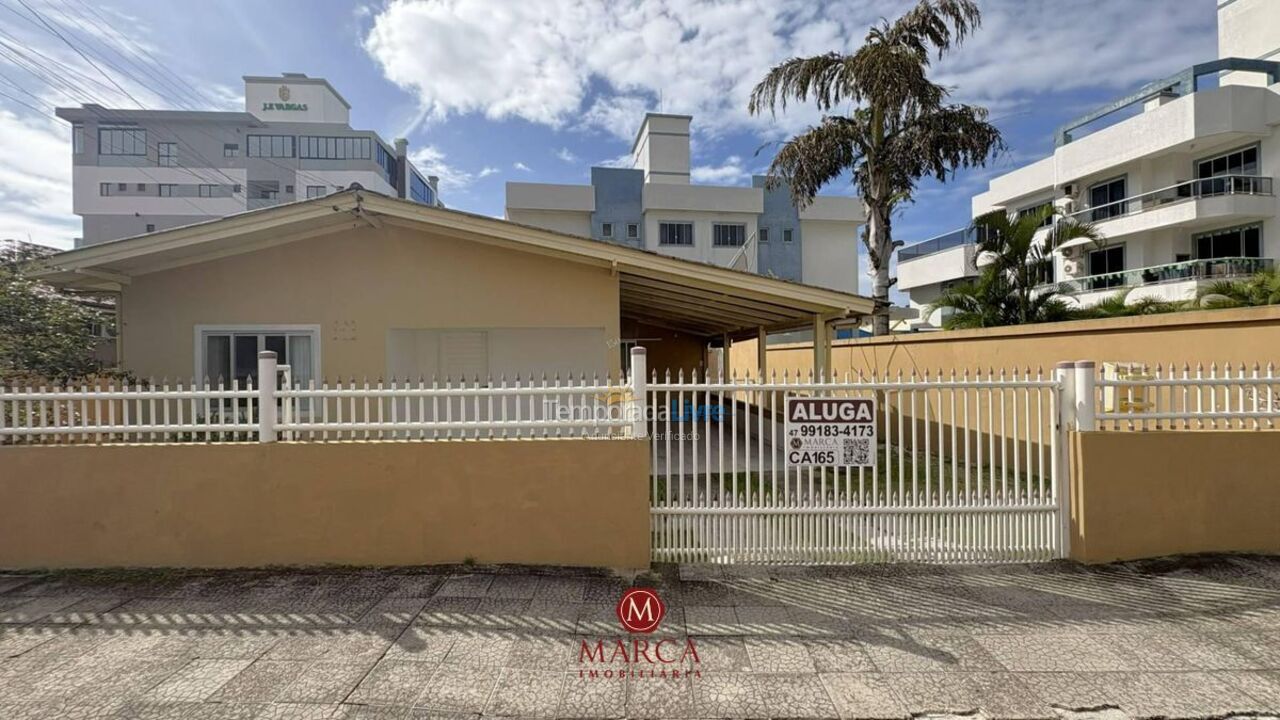 Casa para aluguel de temporada em Bombinhas (Canto Grande)