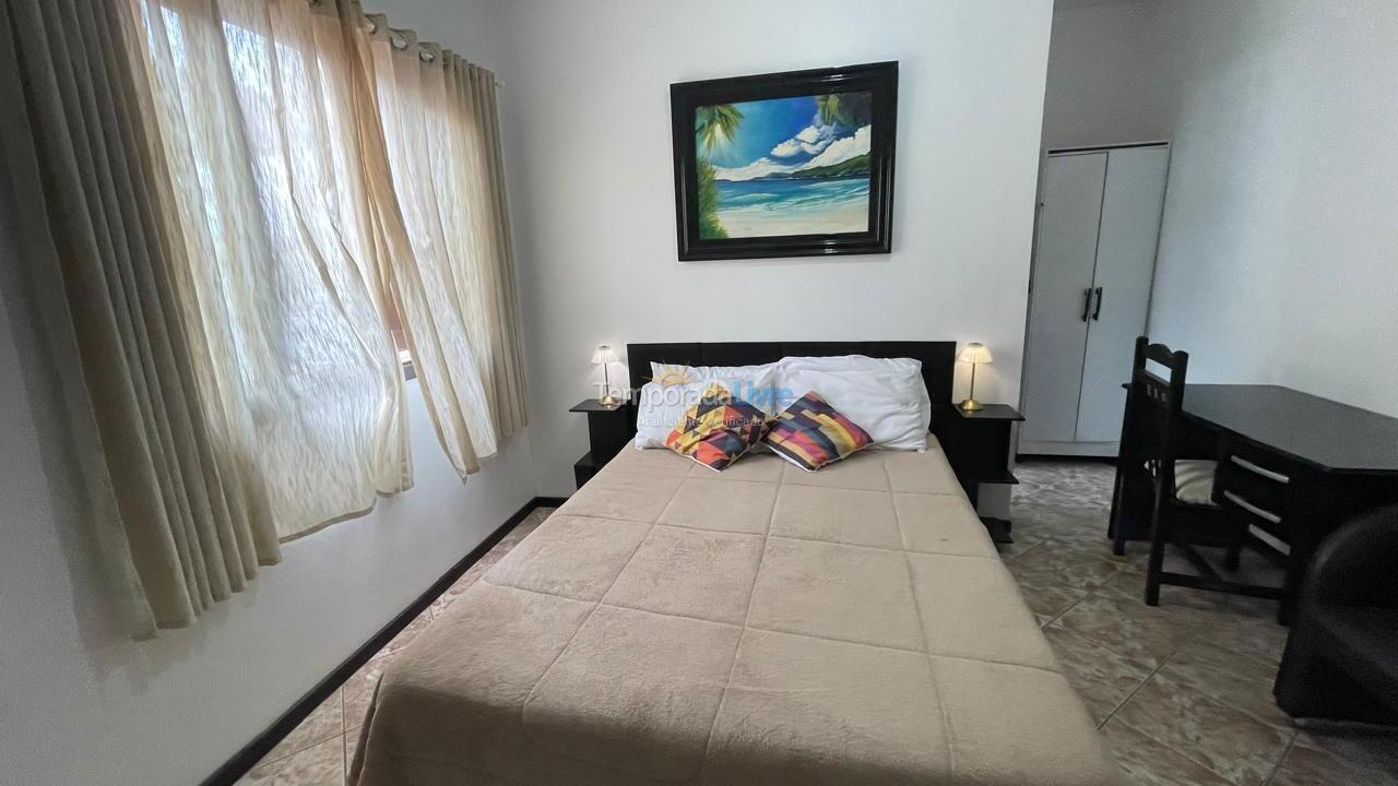 Casa para alquiler de vacaciones em Balneário Piçarras (Piçarras)