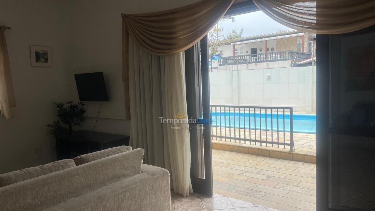 Casa para alquiler de vacaciones em Balneário Piçarras (Piçarras)