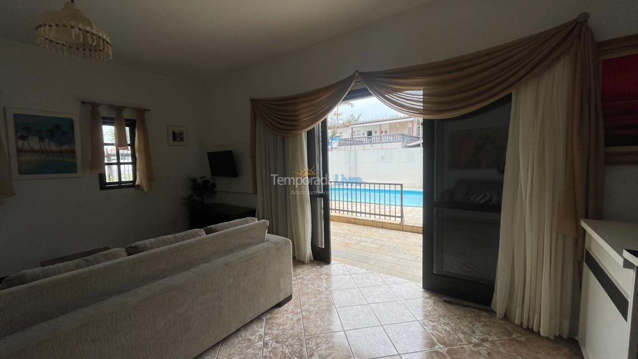 Casa para alquiler de vacaciones em Balneário Piçarras (Piçarras)