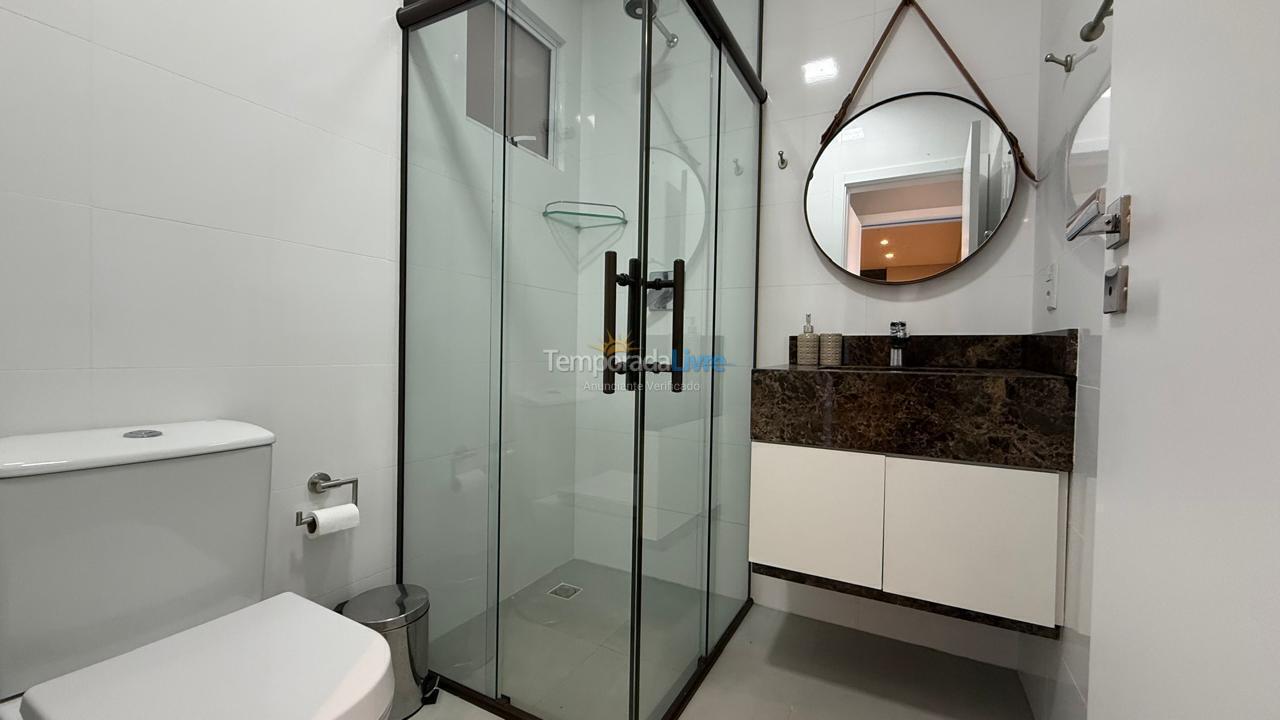 Apartamento para aluguel de temporada em Bombinhas (Canto Grande)
