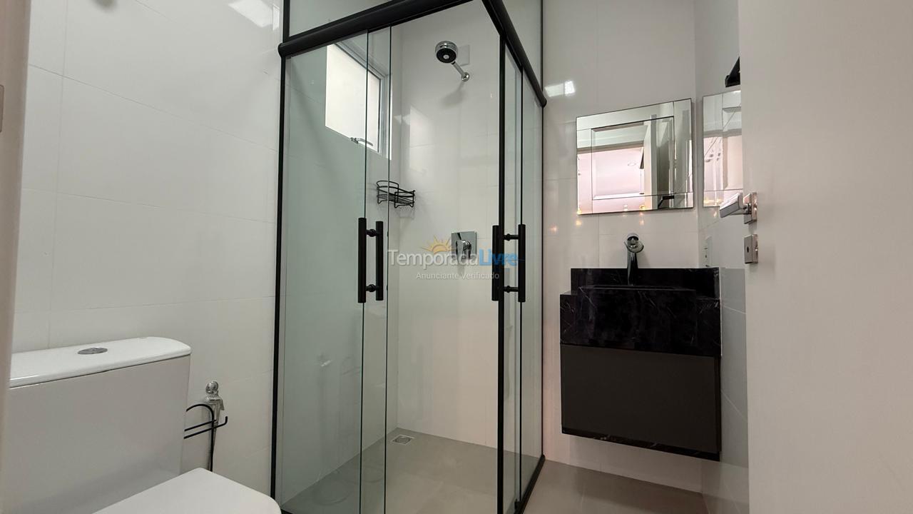 Apartamento para aluguel de temporada em Bombinhas (Canto Grande)