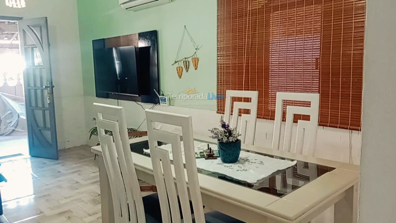 Casa para aluguel de temporada em São Pedro da Aldeia (Centro)