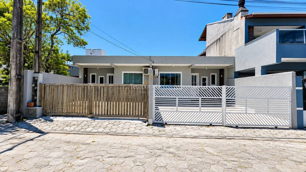House for vacation rental in Bombinhas (Canto Grande)