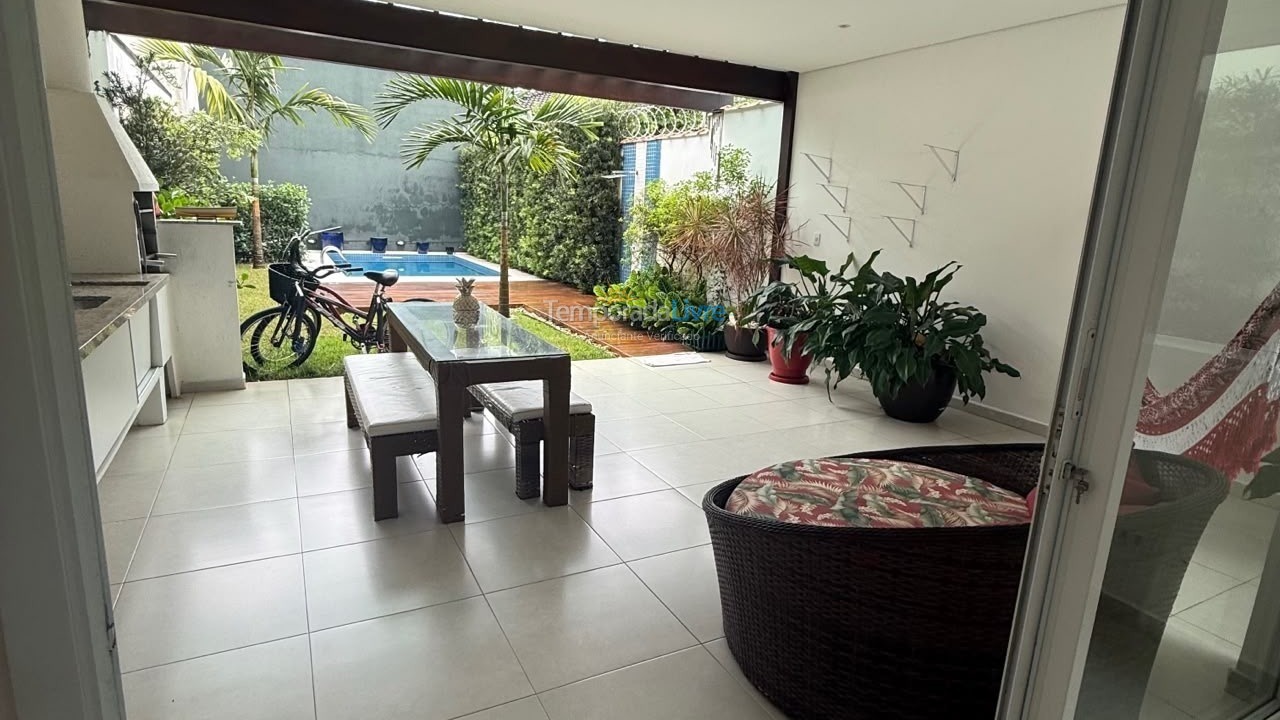 House for vacation rental in Bertioga (Jardim São Lourenço)