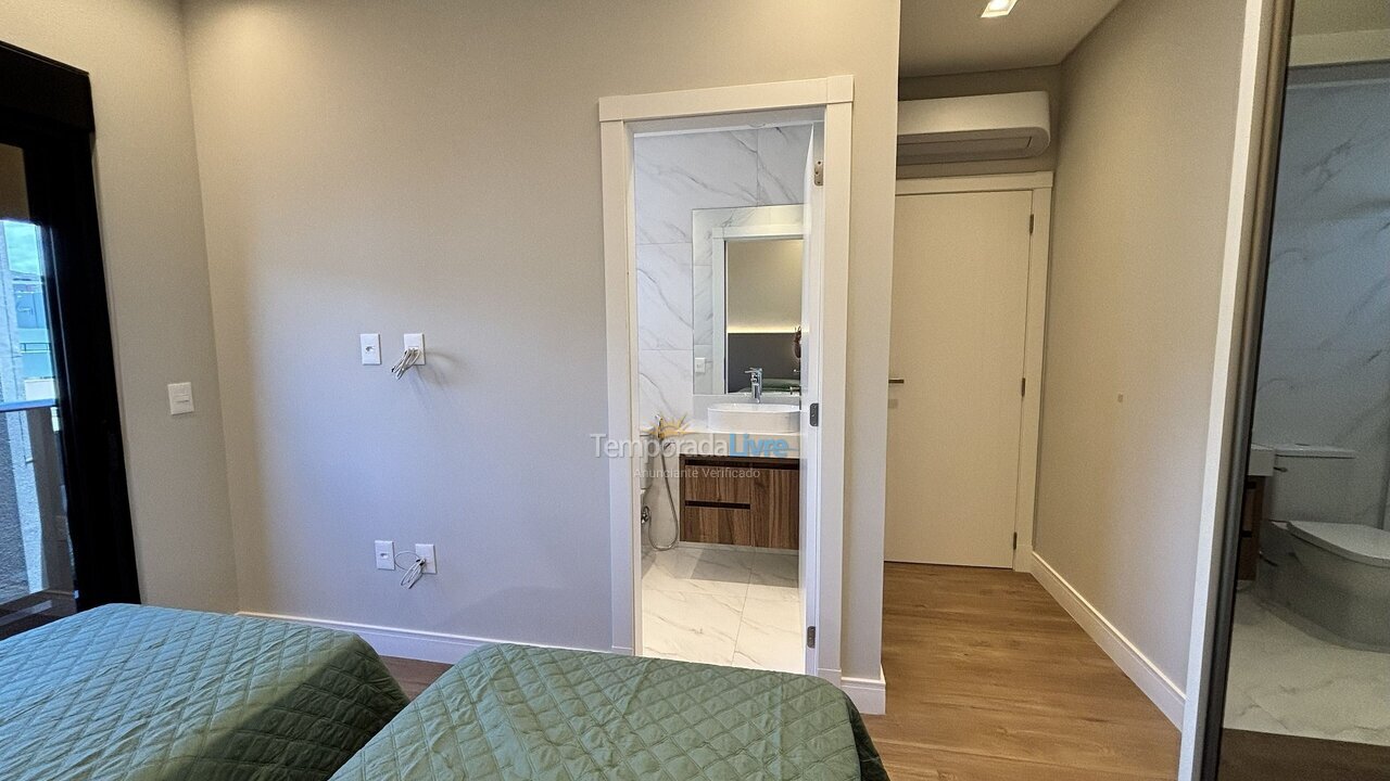 Apartamento para alquiler de vacaciones em Bombinhas (Praia de Bombas)