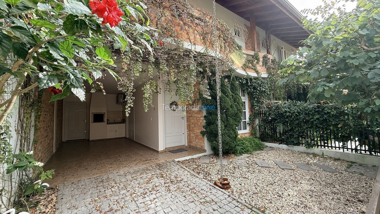 Apartment for vacation rental in Bombinhas (Praia de Bombas)