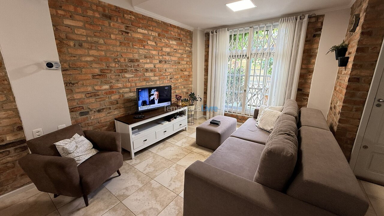 Apartment for vacation rental in Bombinhas (Praia de Bombas)