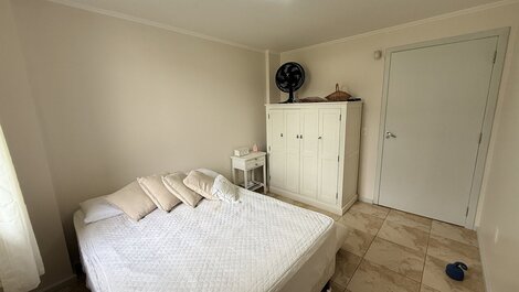 017- Beautiful two-story house for 8 people, 500m from Bombas Beach