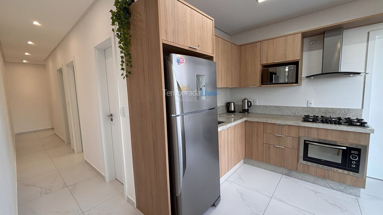 Apartamento para aluguel de temporada em Bombinhas (Praia de Bombas)