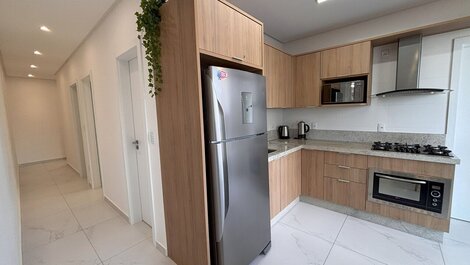 022- Apartamento 3 Suítes a 50m da Praia de Bombas