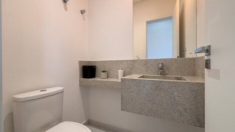 022- Apartamento 3 Suítes a 50m da Praia de Bombas
