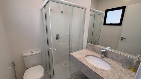 022- Apartamento 3 Suítes a 50m da Praia de Bombas
