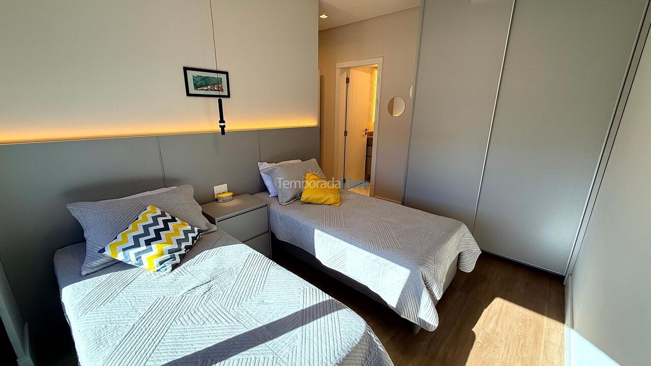 Apartamento para aluguel de temporada em Bombinhas (Praia de Bombas)