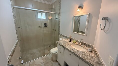 017- Beautiful two-story house for 8 people, 500m from Bombas Beach