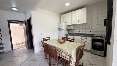 068A - Two-story house for 6 people on the beachfront in Bombas