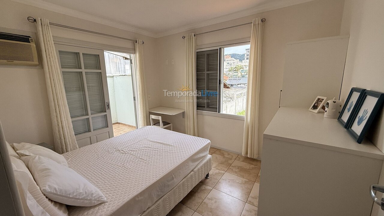 Apartment for vacation rental in Bombinhas (Praia de Bombas)