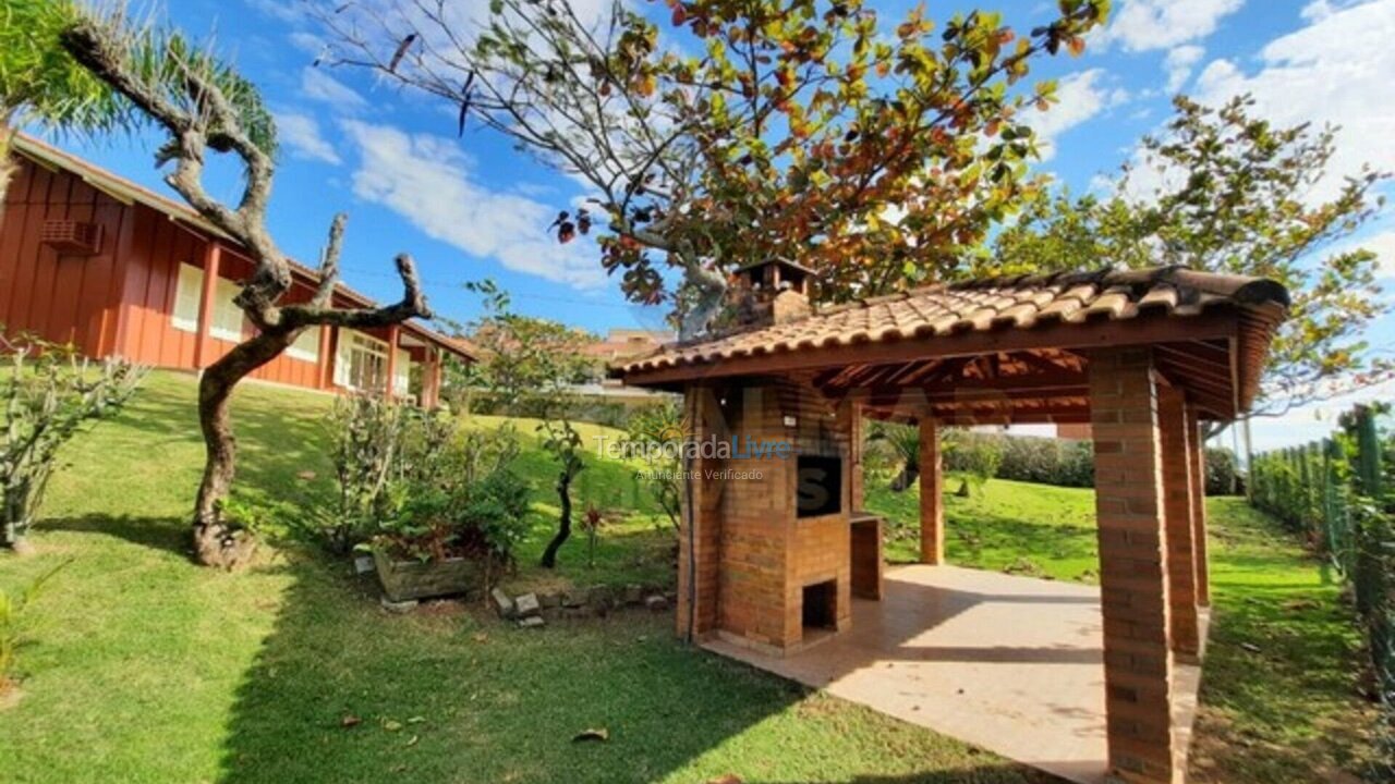 Apartamento para aluguel de temporada em Bombinhas (Praia de Bombas)