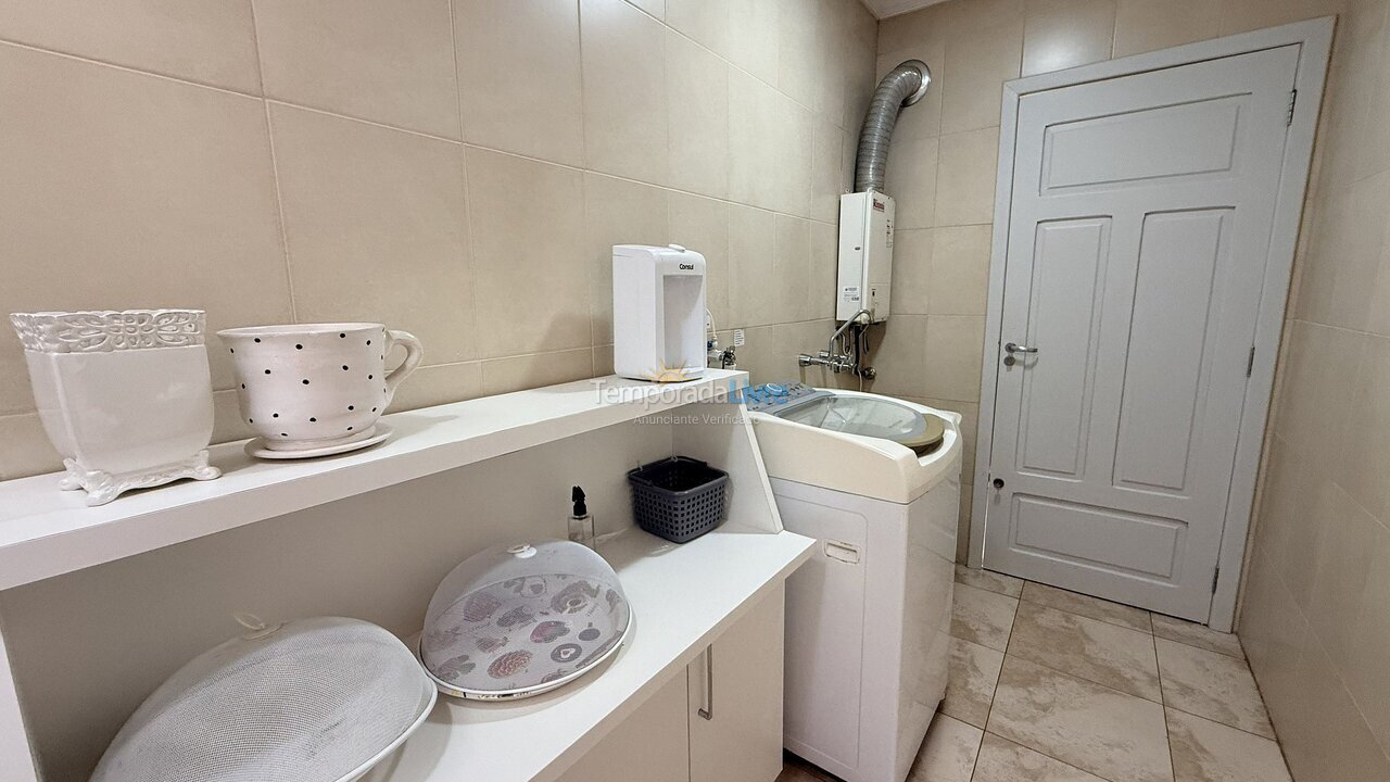 Apartment for vacation rental in Bombinhas (Praia de Bombas)