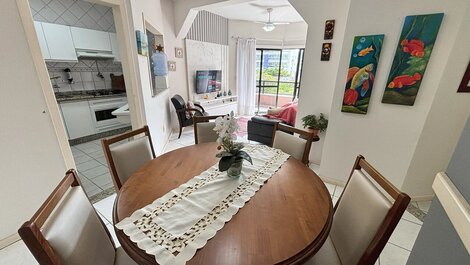 174- Apartamento com 2 quartos a 50 metros do mar em Bombas