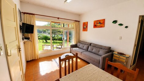 115A- Casa Frente Mar em Bombas com Jardim e Churrasqueira