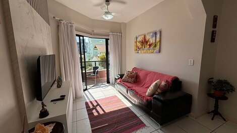 174- Apartamento com 2 quartos a 50 metros do mar em Bombas