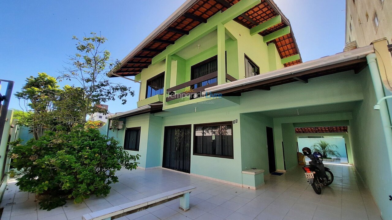 Casa para alquiler de vacaciones em Bombinhas (Praia de Bombas)