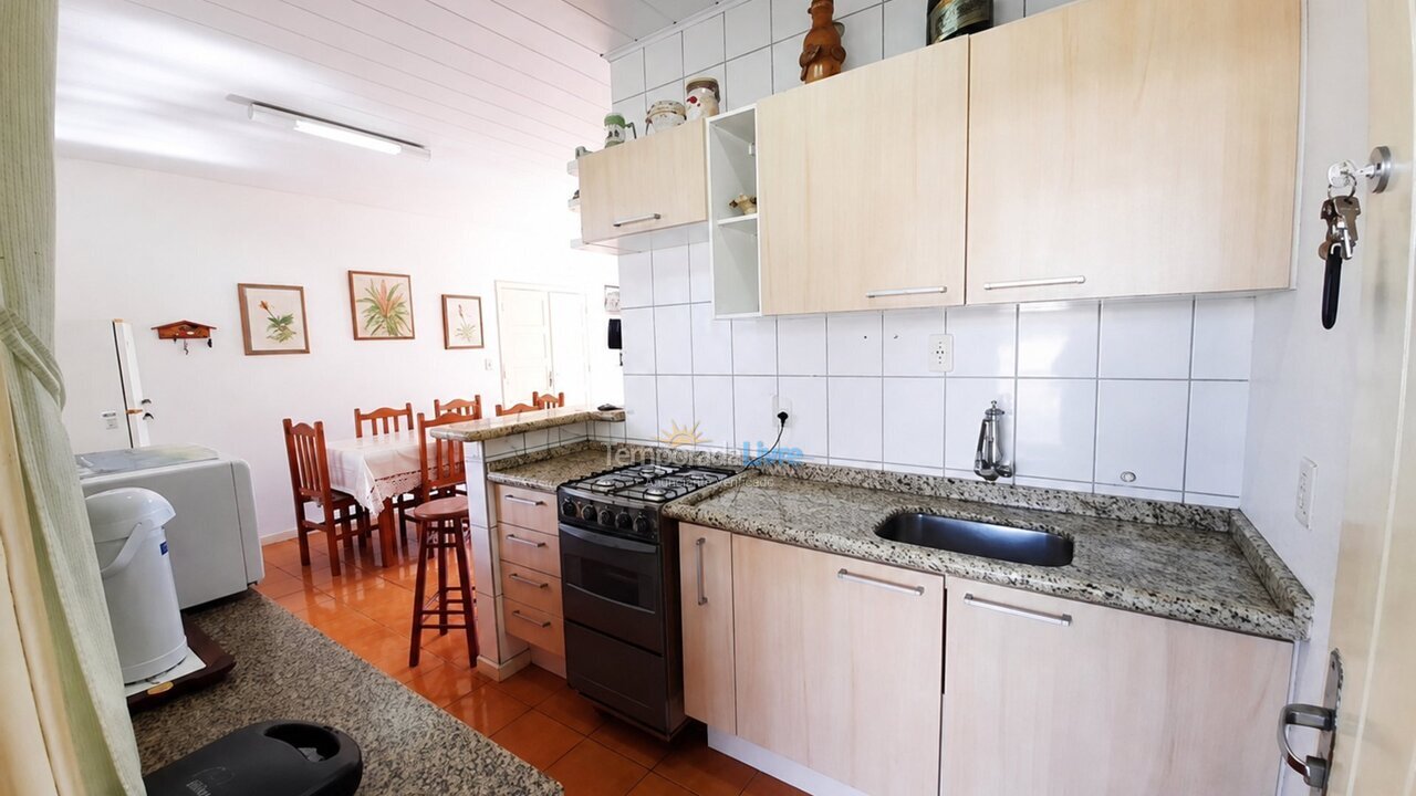 Apartamento para aluguel de temporada em Bombinhas (Praia de Bombas)