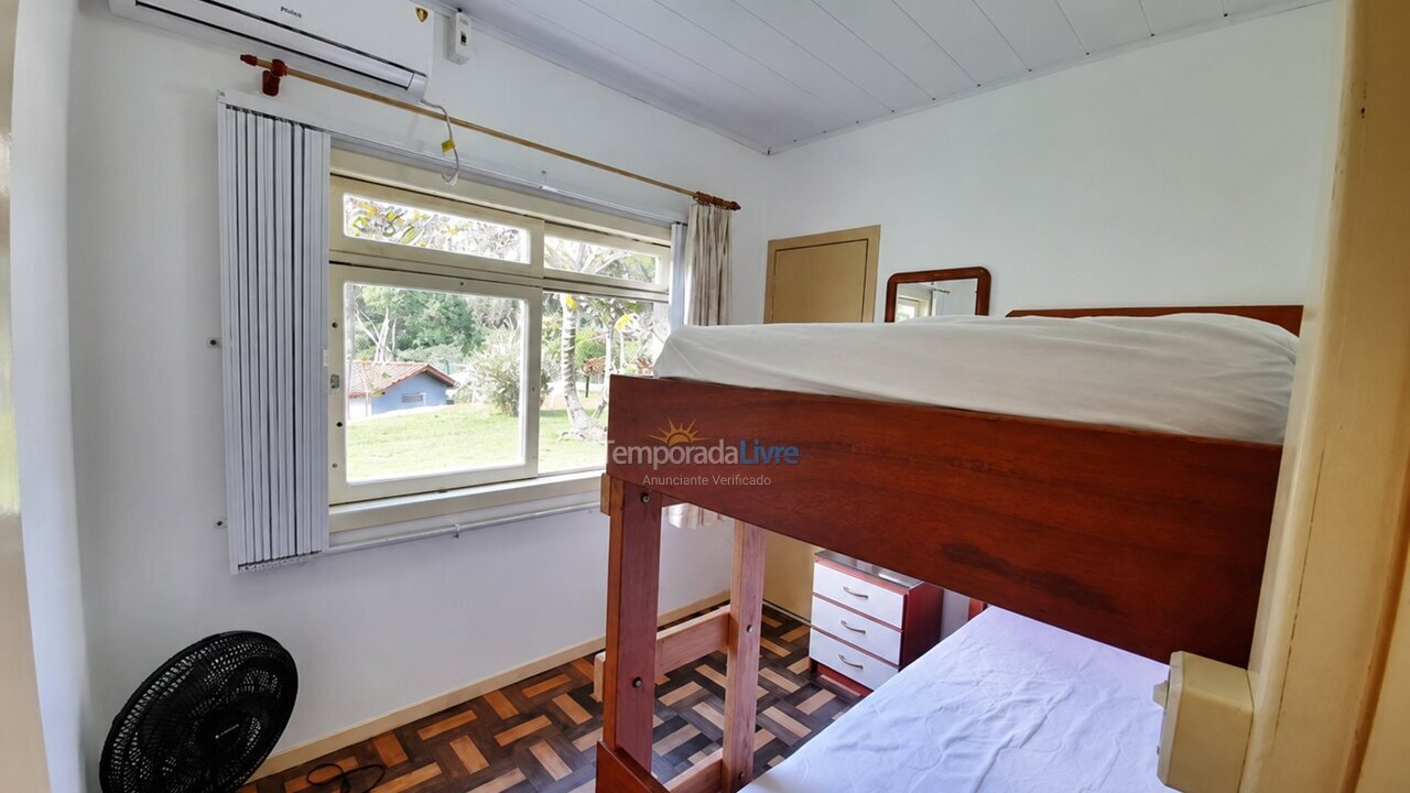 Apartamento para aluguel de temporada em Bombinhas (Praia de Bombas)