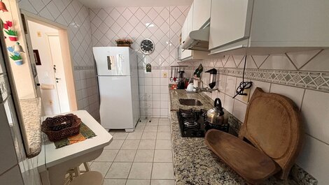 174- Apartamento com 2 quartos a 50 metros do mar em Bombas
