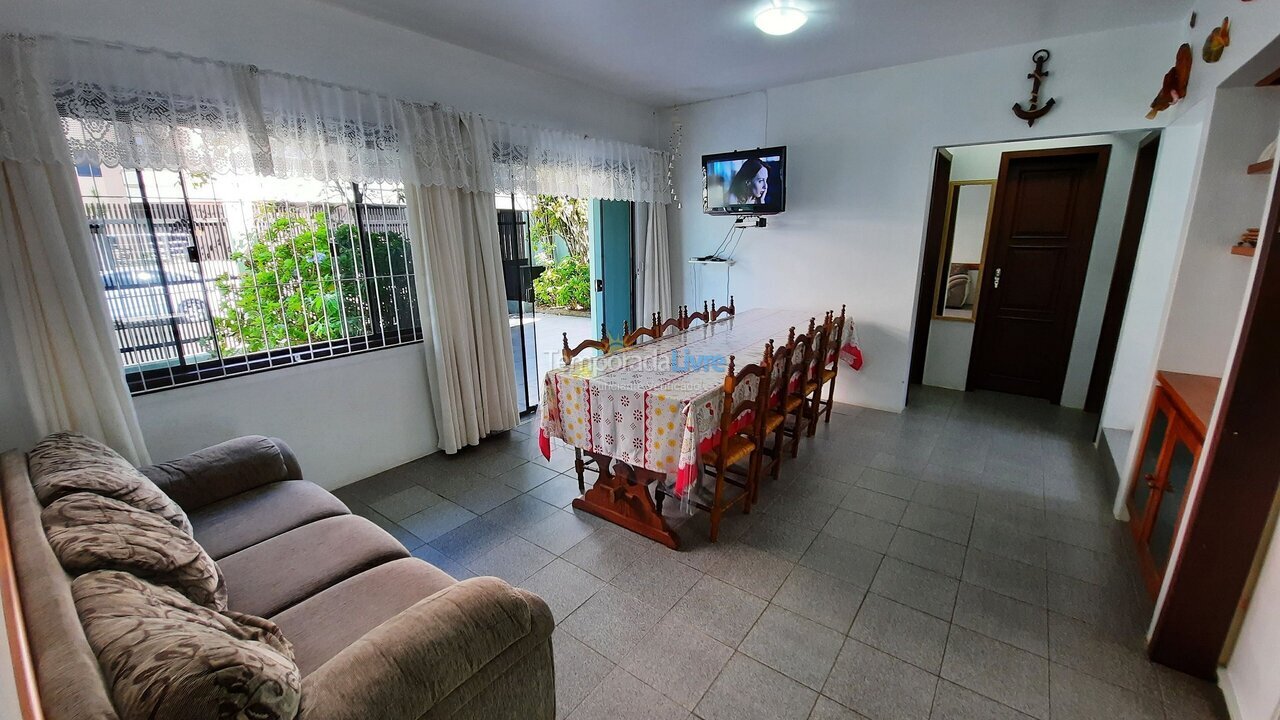 Casa para alquiler de vacaciones em Bombinhas (Praia de Bombas)