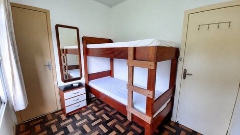 115A- Casa Frente Mar em Bombas com Jardim e Churrasqueira