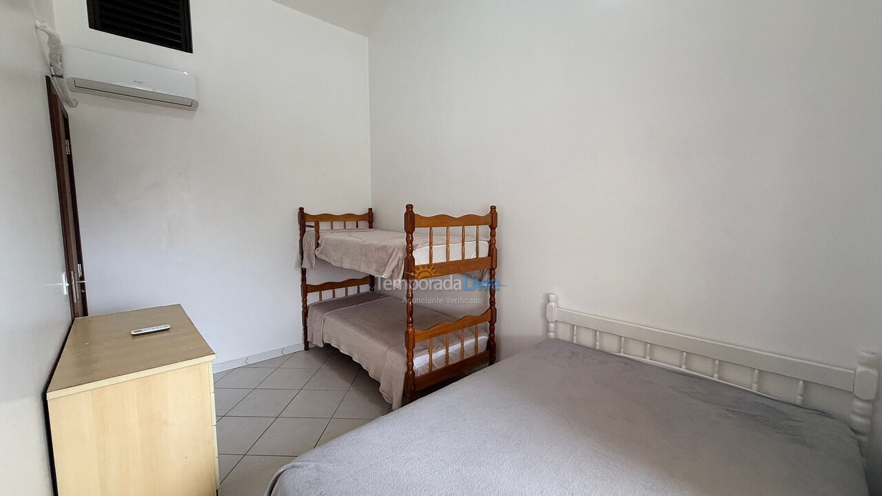 Apartment for vacation rental in Bombinhas (Praia de Bombas)