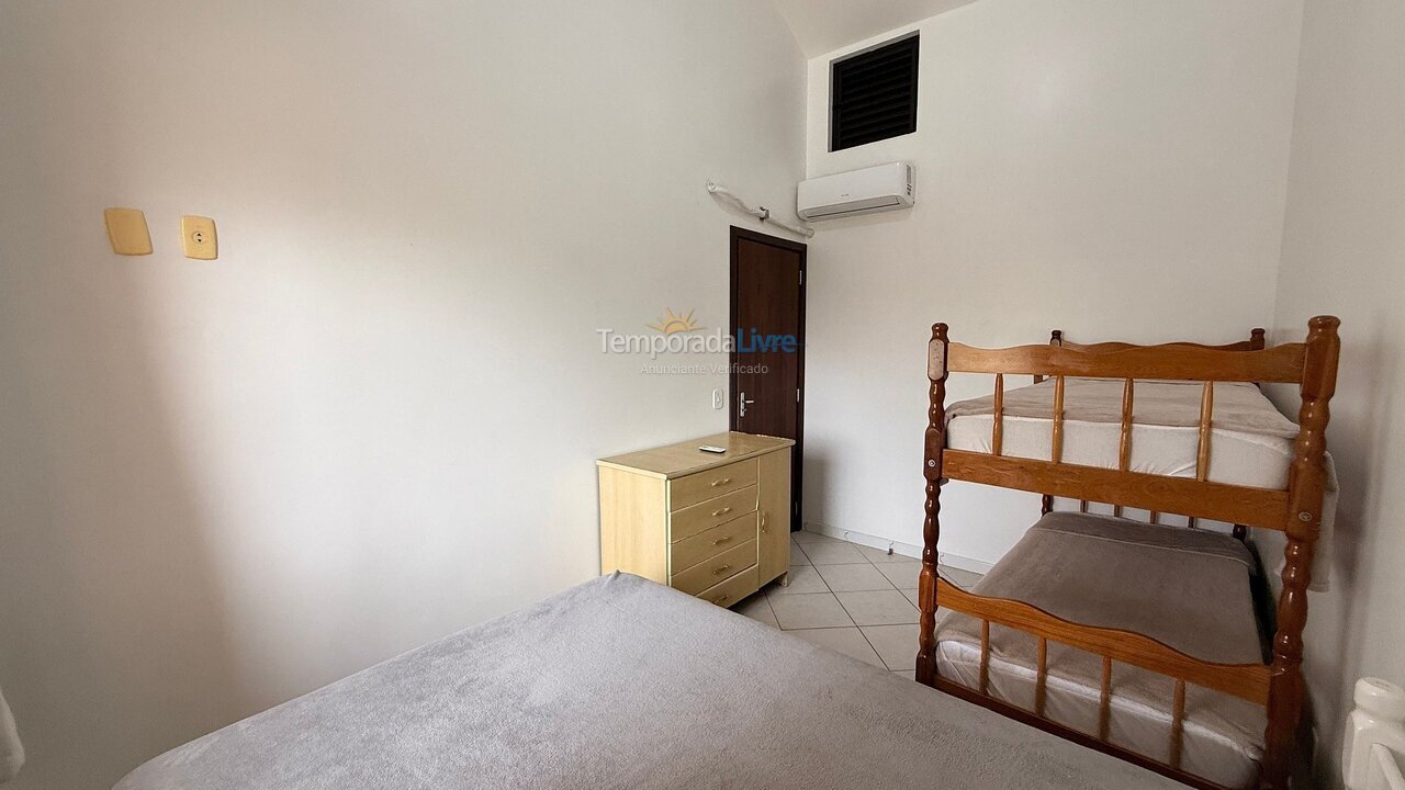 Apartment for vacation rental in Bombinhas (Praia de Bombas)