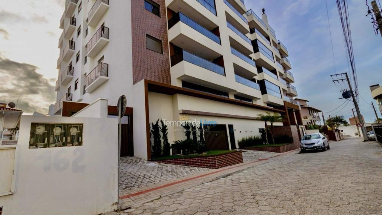 Apartamento para aluguel de temporada em Bombinhas (Praia de Bombas)