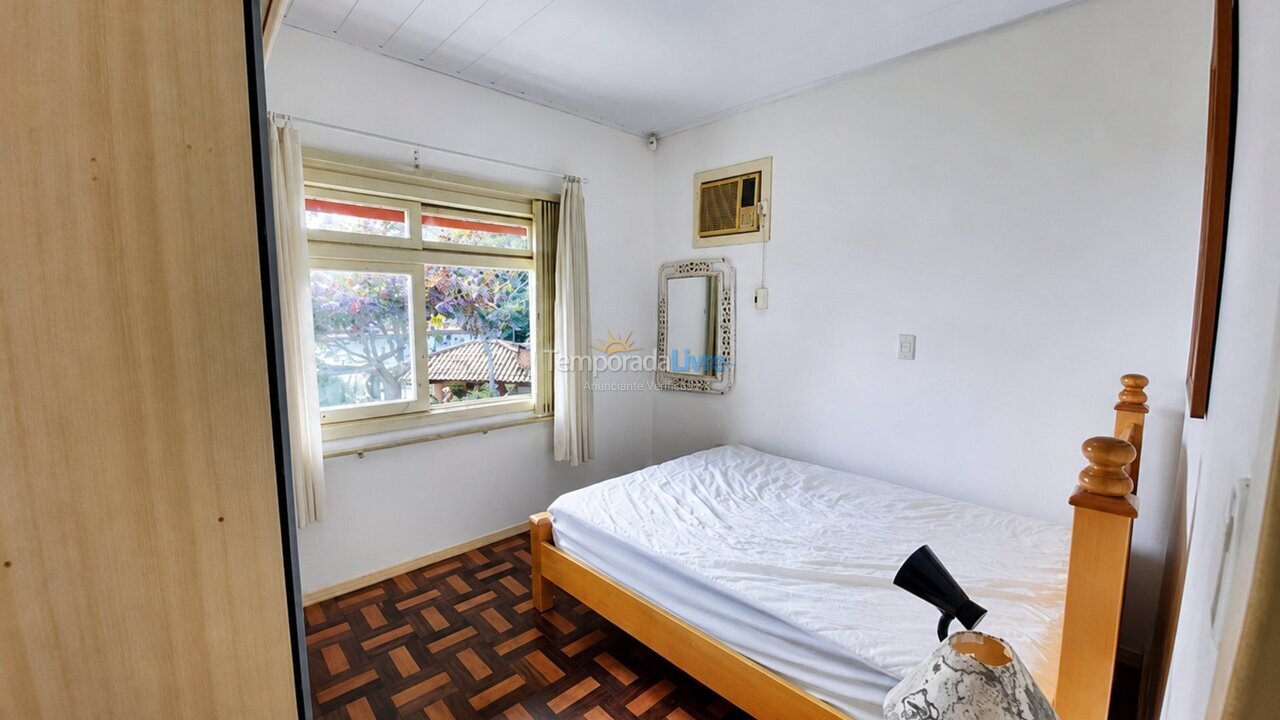 Apartamento para aluguel de temporada em Bombinhas (Praia de Bombas)