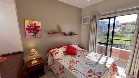 174- Apartamento com 2 quartos a 50 metros do mar em Bombas