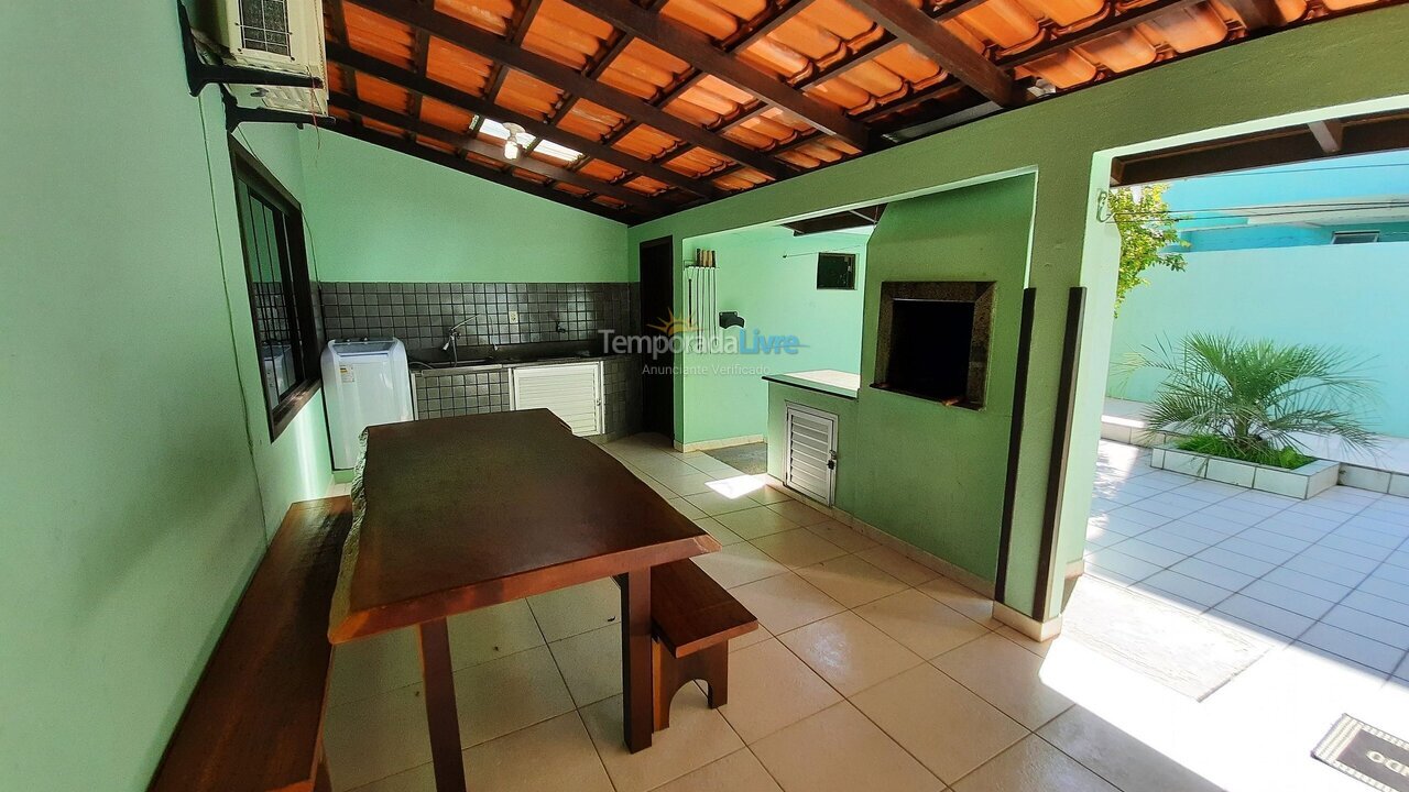 Casa para alquiler de vacaciones em Bombinhas (Praia de Bombas)
