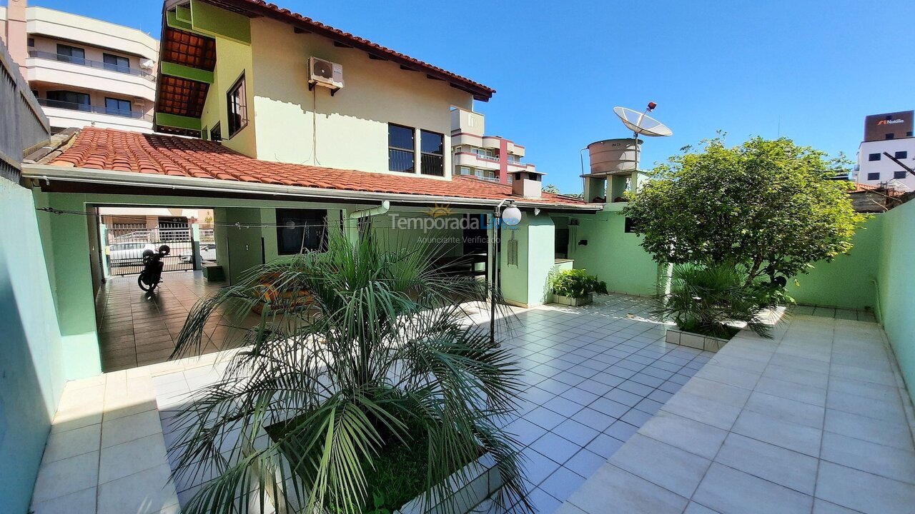 Casa para alquiler de vacaciones em Bombinhas (Praia de Bombas)