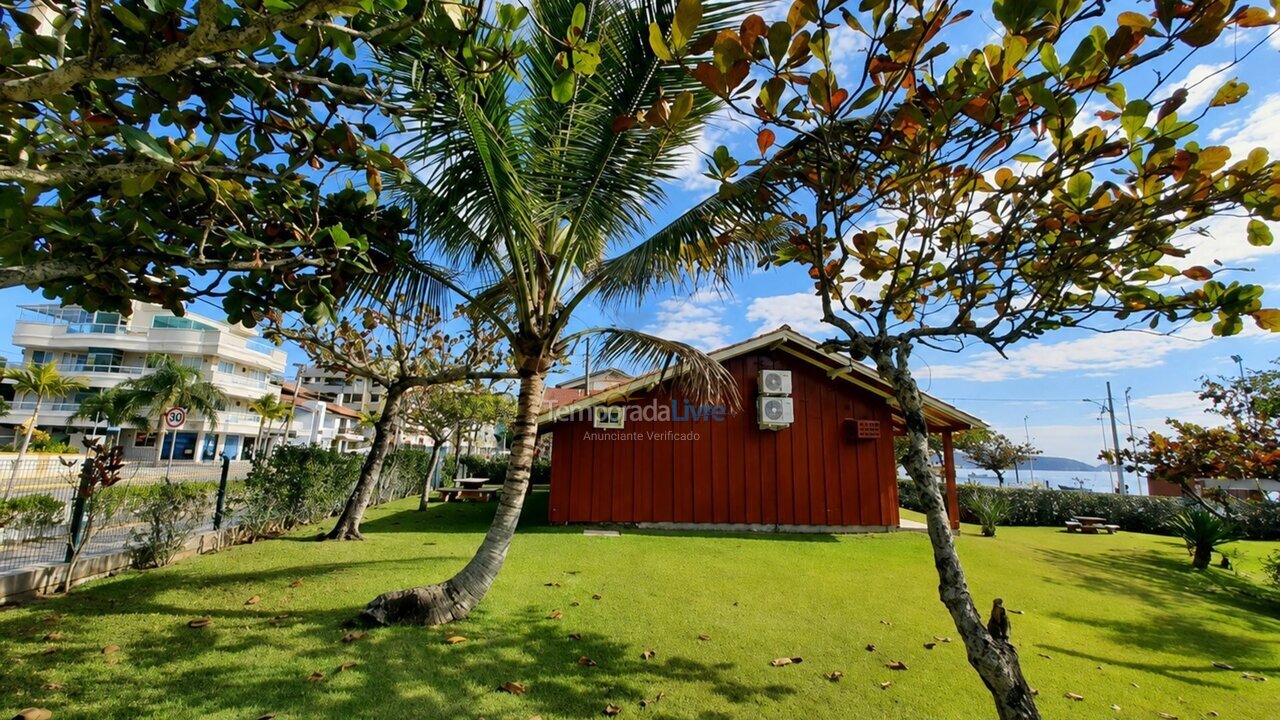 Apartamento para aluguel de temporada em Bombinhas (Praia de Bombas)