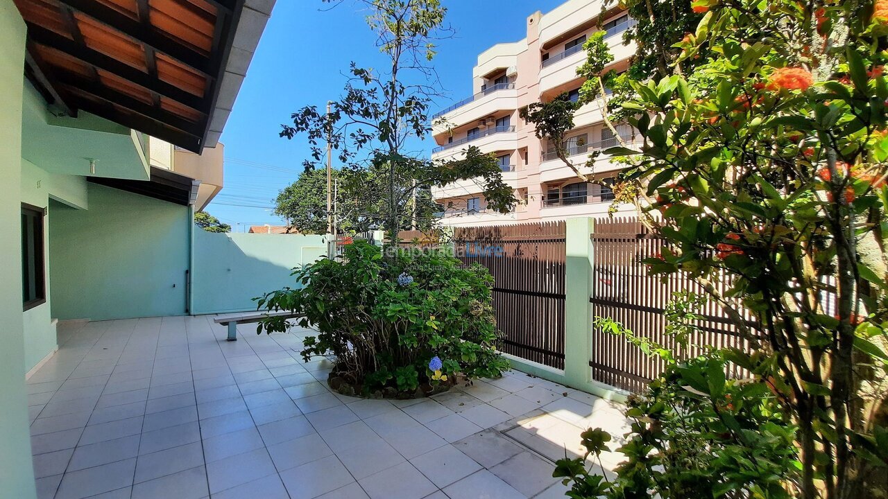 Casa para alquiler de vacaciones em Bombinhas (Praia de Bombas)