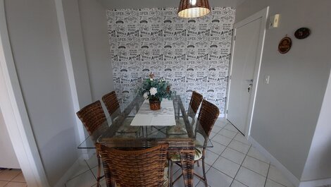 256 - Apto em Bombas | 2 Quartos a 120m da Praia