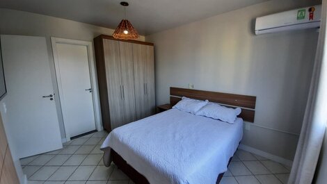 256 - Apto em Bombas | 2 Quartos a 120m da Praia