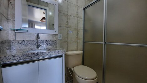 256 - Apto em Bombas | 2 Quartos a 120m da Praia