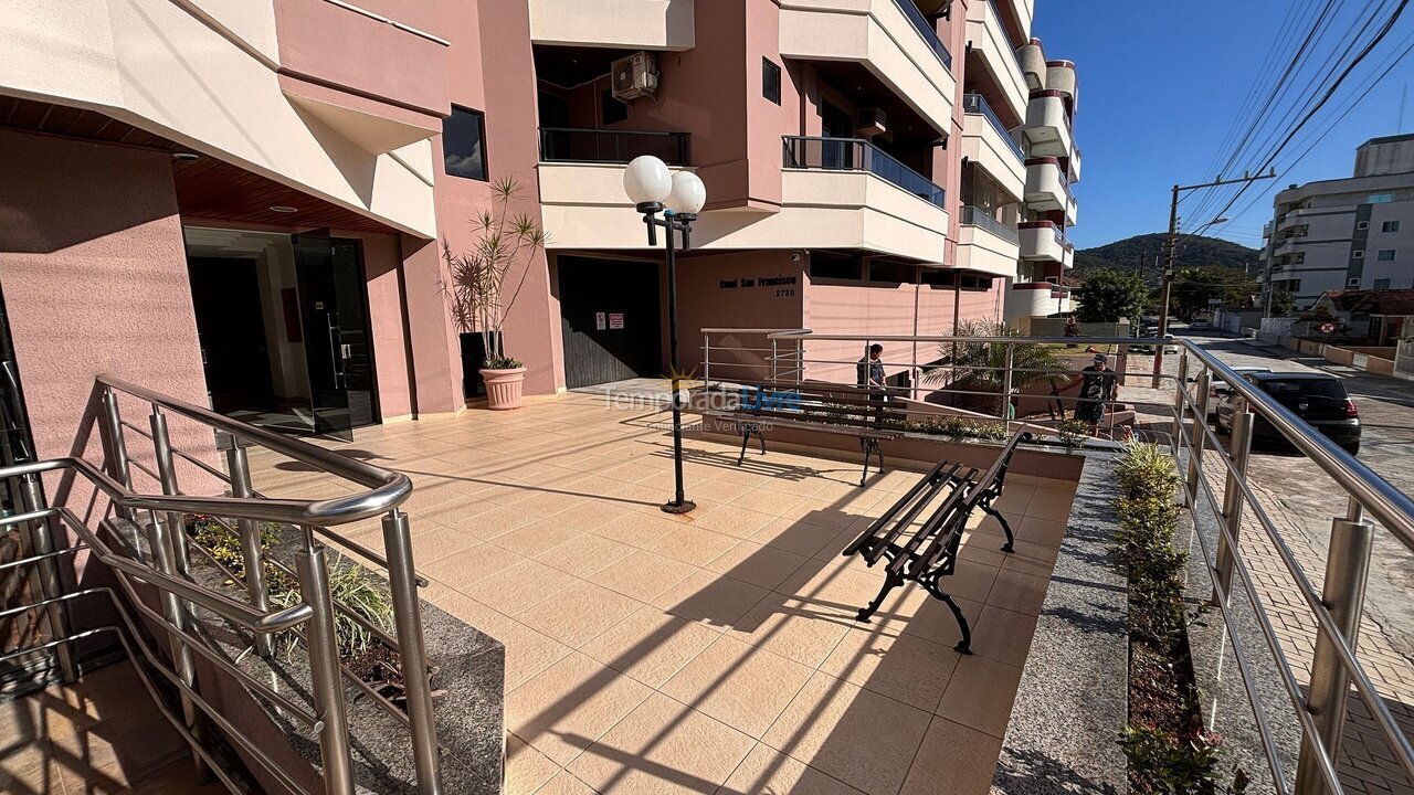 Apartamento para aluguel de temporada em Bombinhas (Praia de Bombas)