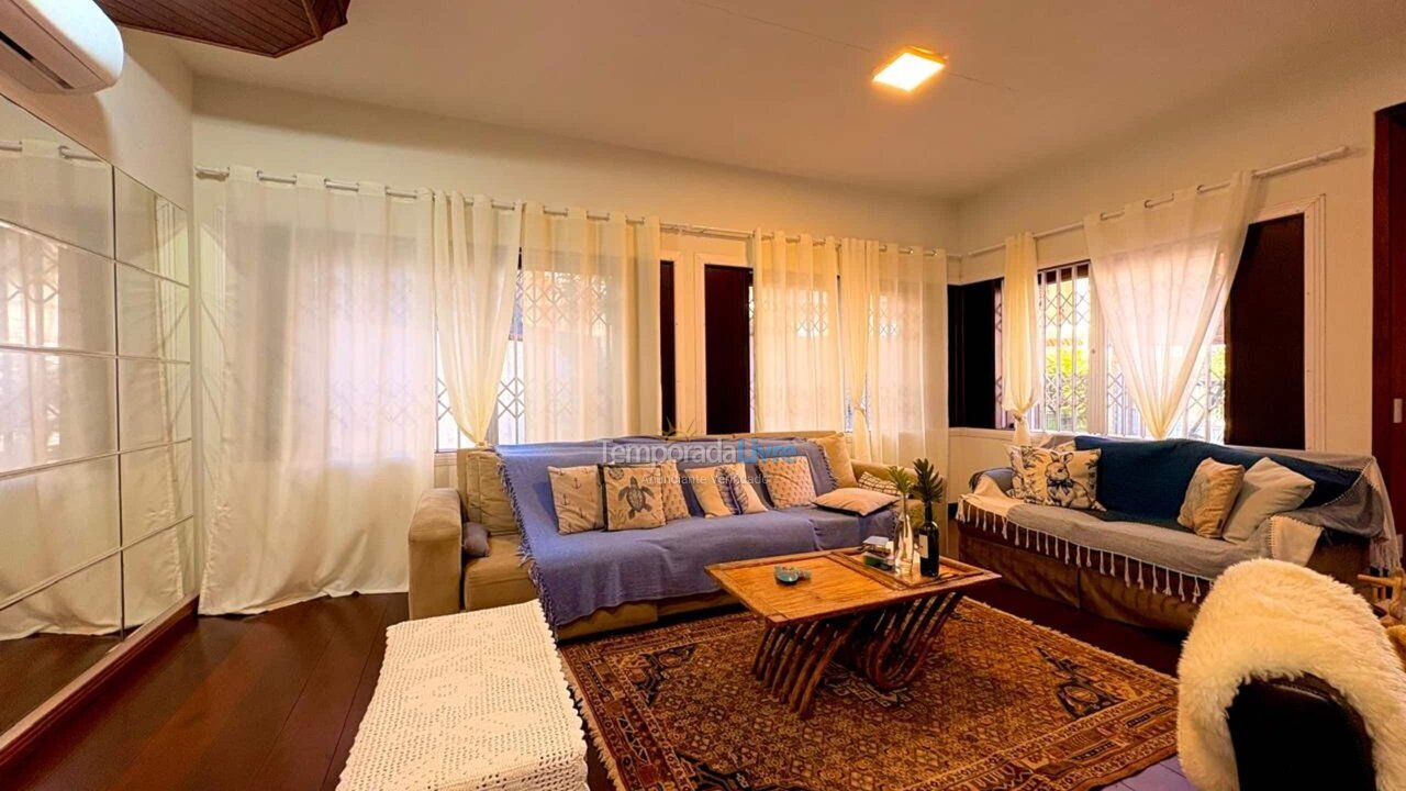 Casa para alquiler de vacaciones em Bombinhas (Praia de Bombas)
