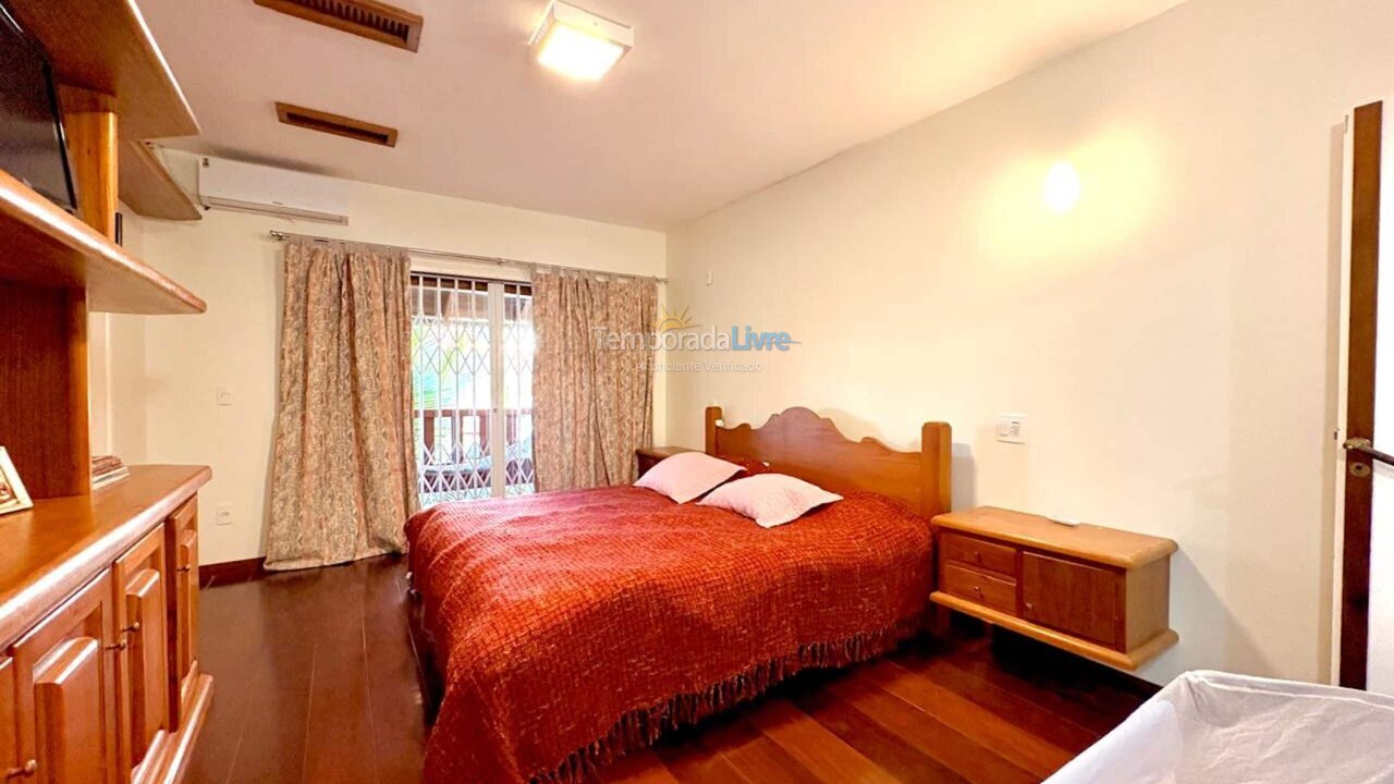 Casa para alquiler de vacaciones em Bombinhas (Praia de Bombas)